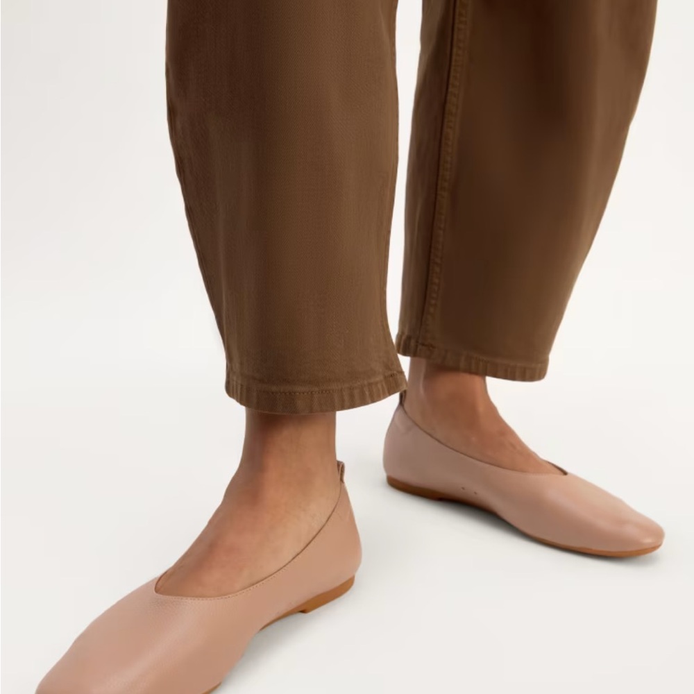 Everlane day glove in Nude
